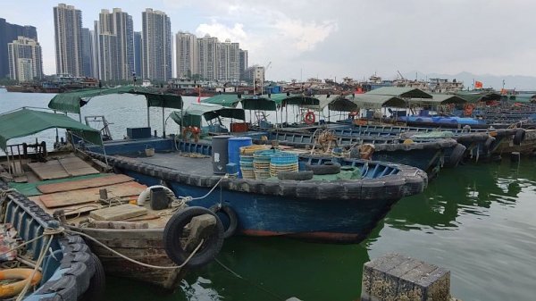 対岸の緊張感～f(^_^；)