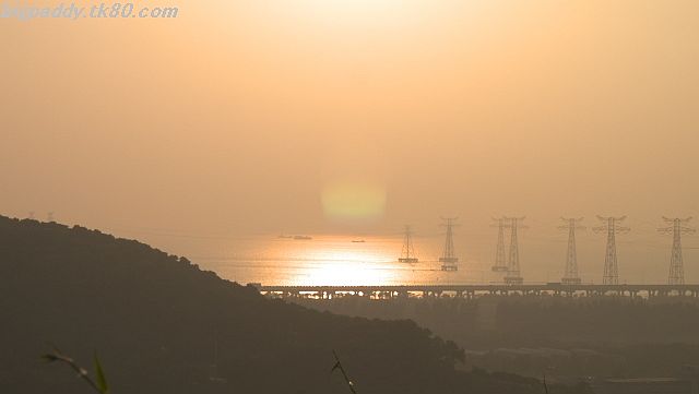 宝安区(含む南山区)で頂上から西方の海がキレイに見える公園、、、