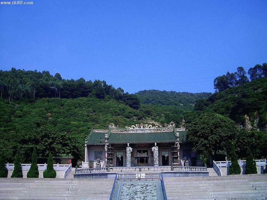 é¾çŽ‹å¤å»Ÿã®è£ã¯é³³å‡°å±±ã§ã™